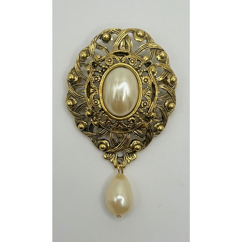 Vintage Avon Romantic Interlude Gold Tone Faux Pearls Costume Pendant Brooch